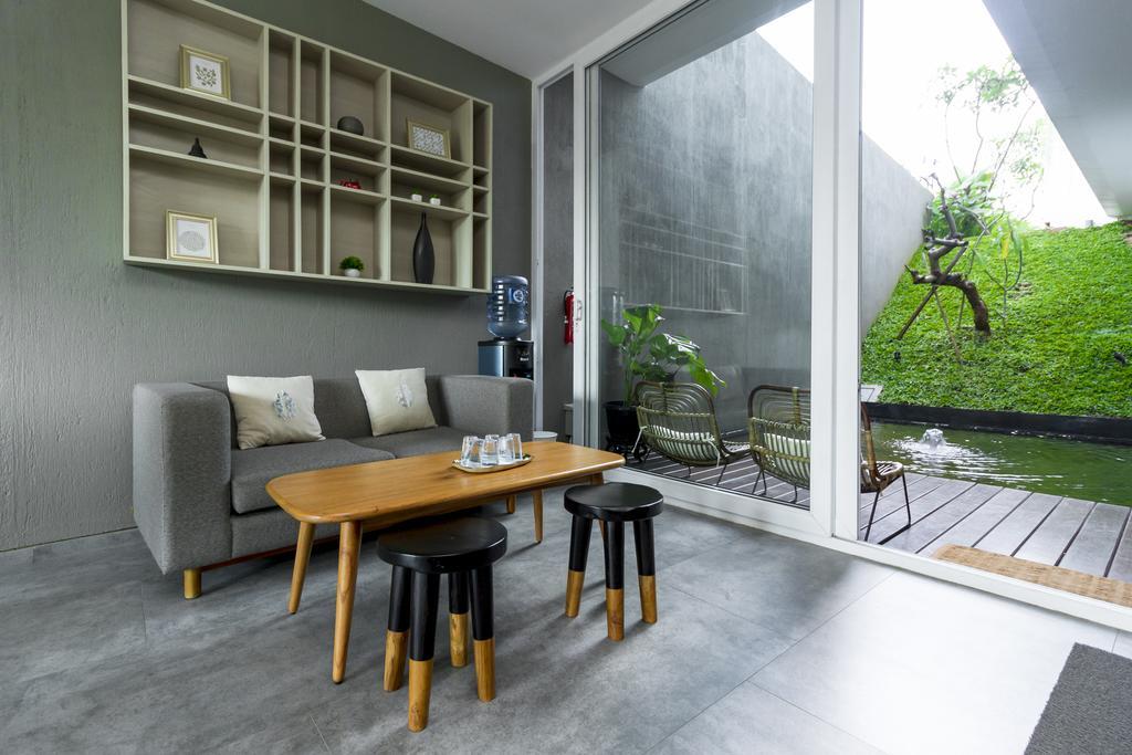 Reddoorz Plus Near Perbanas Jakarta Ngoại thất bức ảnh