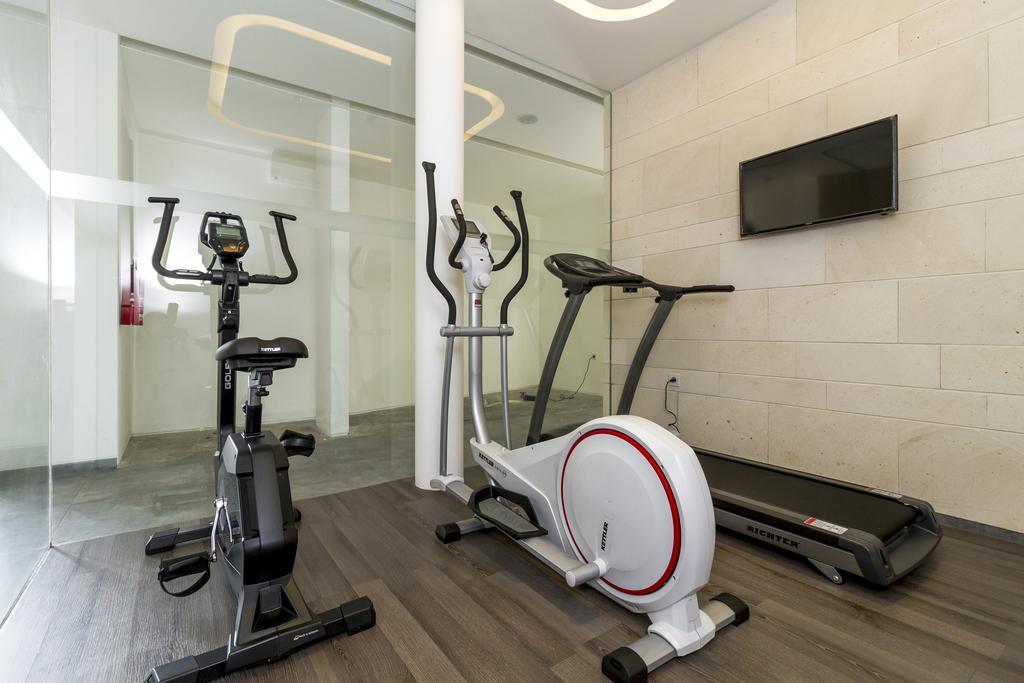 Reddoorz Plus Near Perbanas Jakarta Ngoại thất bức ảnh